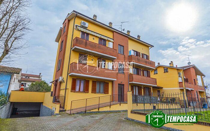 Appartamento bilocale in vendita in Via Giuseppe Garibaldi, Giussago