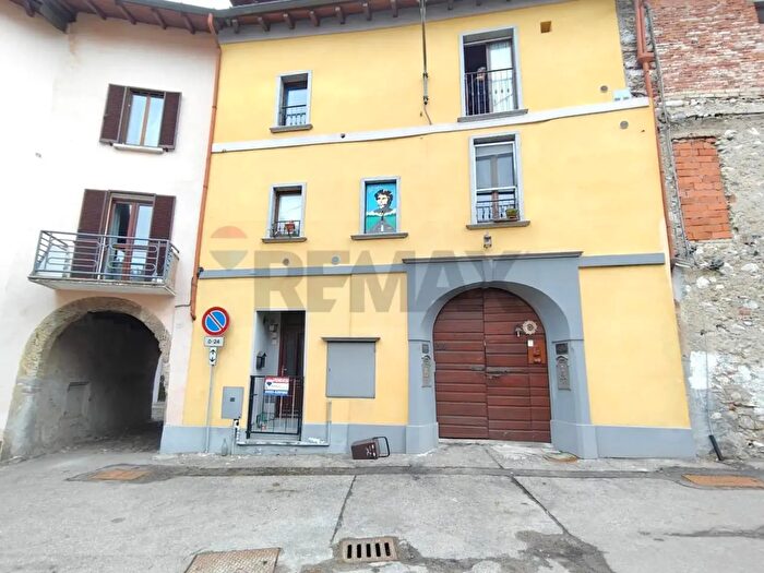 Case in Vendita e in Affitto - 2