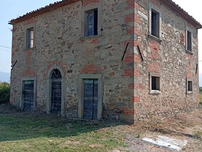 Casa trilocale in vendita in Castiglion Fiorentino