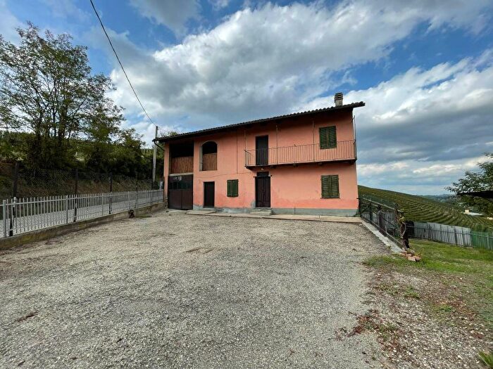 Casa con 5 locali in vendita in Frazione Annunziata, La Morra