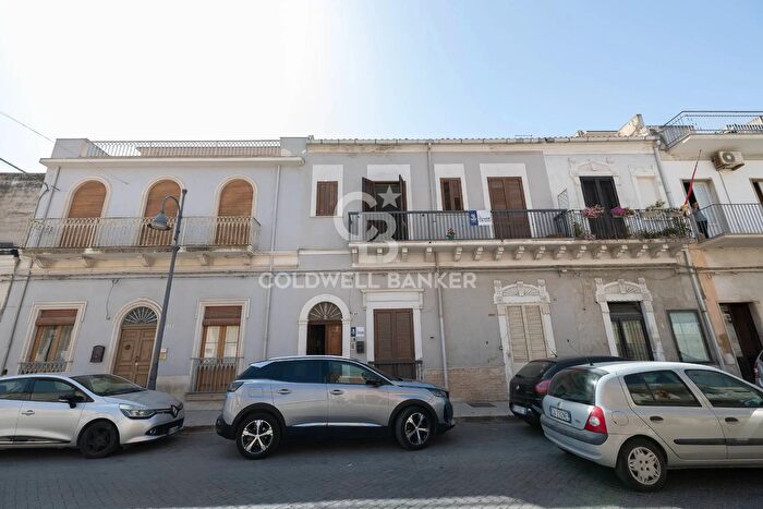 Casa con 10 locali in vendita in Corso Indipendenza, Acate