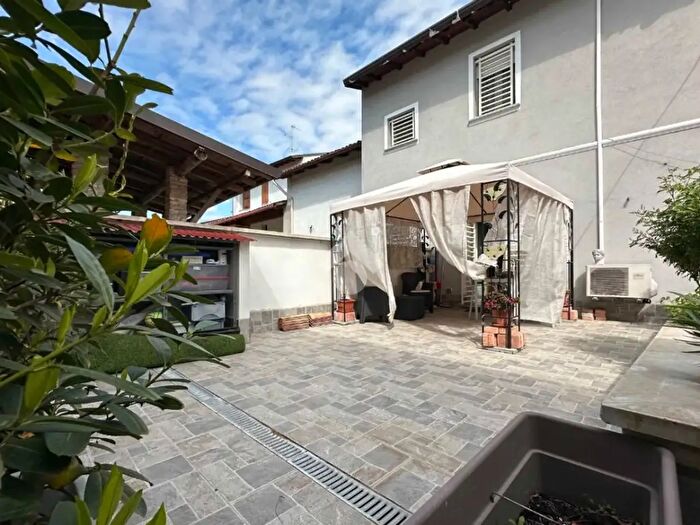 Casa trilocale in vendita in Via Lodigiani Lelia, Vaiano Cremasco
