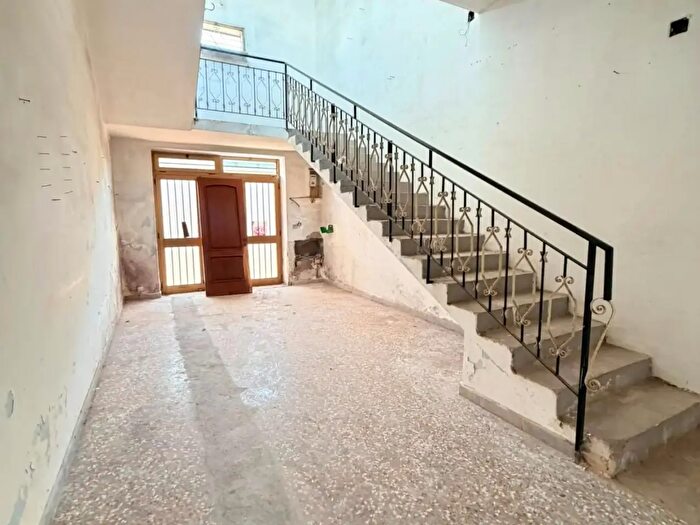 Appartamento con 7 locali in vendita in Lequile