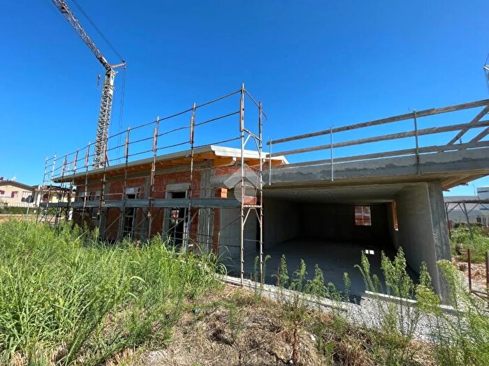 Casa quadrilocale in vendita in Via Carlo Pisacane, Desenzano Del Garda