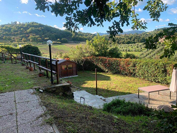 Casa quadrilocale in vendita in Barberino Di Mugello