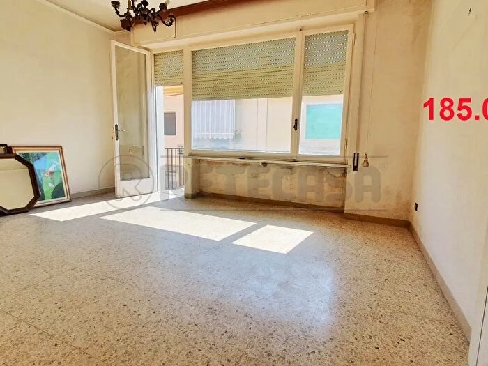 Appartamento quadrilocale in vendita in Via Giuseppe Mazzini, Viareggio