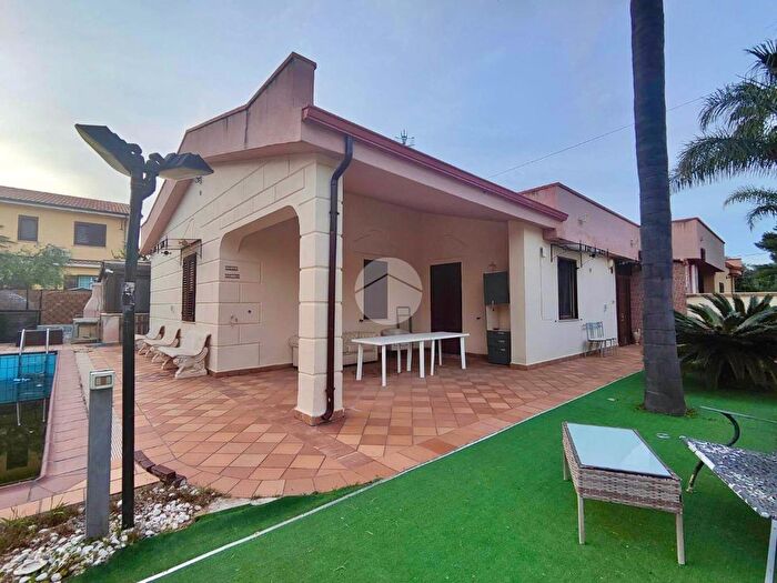 Casa quadrilocale in vendita in Via Ulivi, Carini