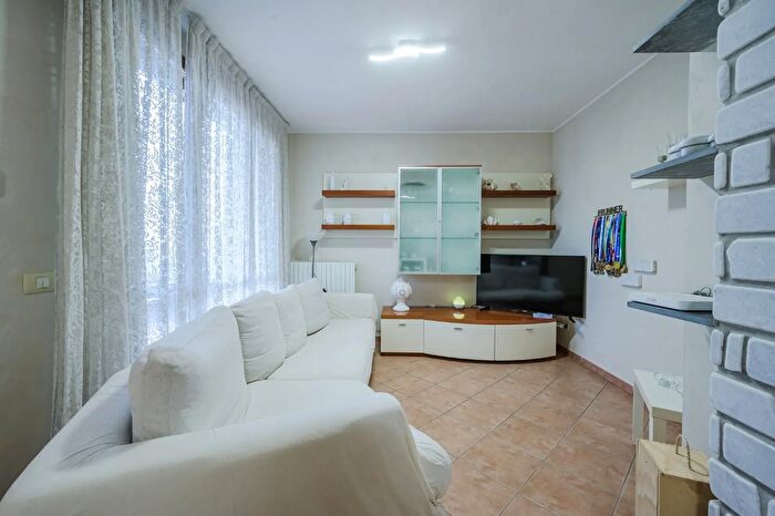 Appartamento con 7 locali in vendita in Via Yitzhak Rabin, Cadelbosco Di Sopra