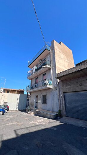 Casa con 9 locali in vendita in Santa Maria Di Licodia