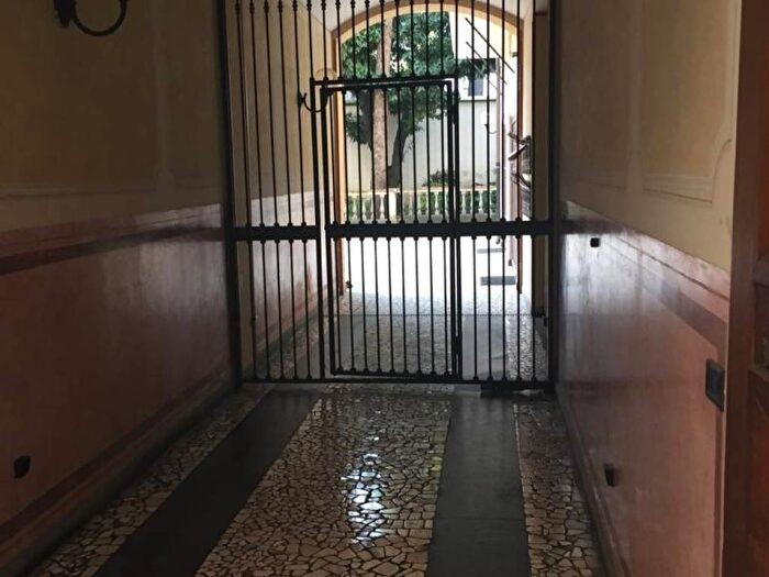 Appartamento con 6 locali in affitto in Via Calzolai, Centro Storico, Piacenza