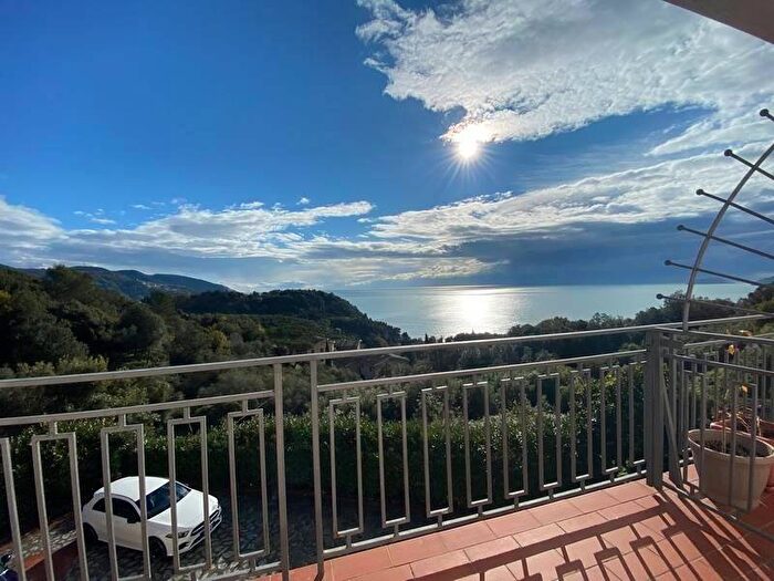 Appartamento trilocale in affitto in Baia Blu Pozzuolo Tre Strade, Lerici