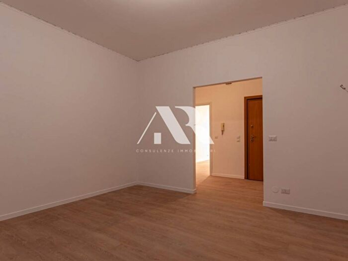 Appartamento con 5 locali in affitto in Stradone San Fermo, Centro Storico, Verona