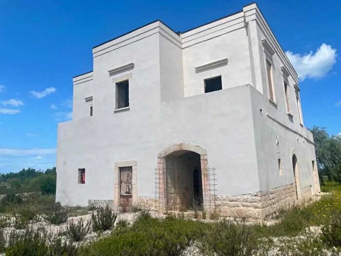 Casa con 5 locali in vendita in Via Duchessa d'Andria Snc, Trani