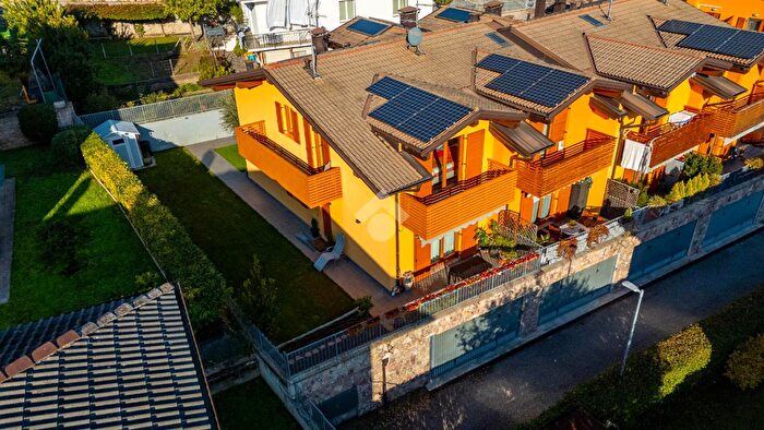 Casa con 5 locali in vendita in Via GPrati, Isera