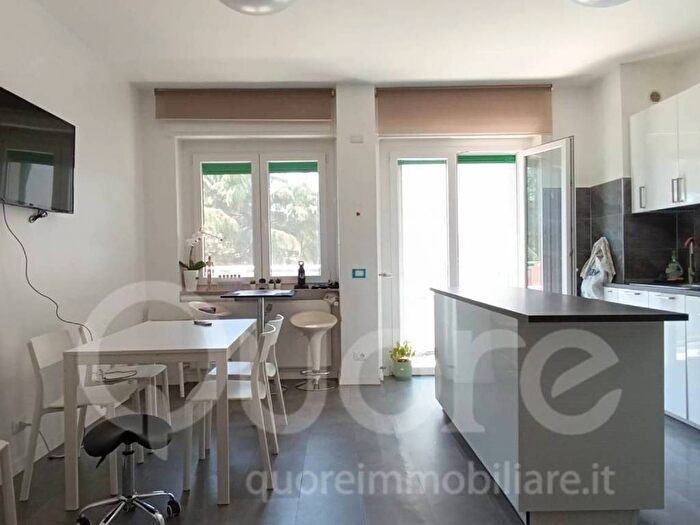 Appartamento con 5 locali in affitto in Via Francesco Petrarca, Viale Ungheria, Udine