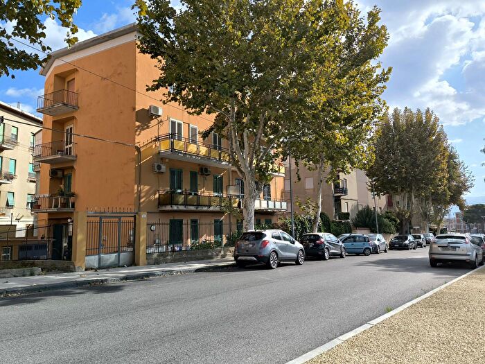 Appartamento trilocale in vendita in Via g Sn, Messina