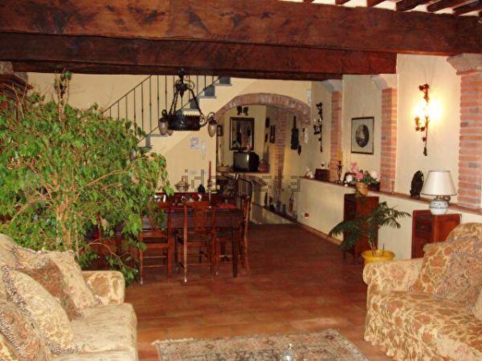 Casa con 5 locali in vendita in Massarosa
