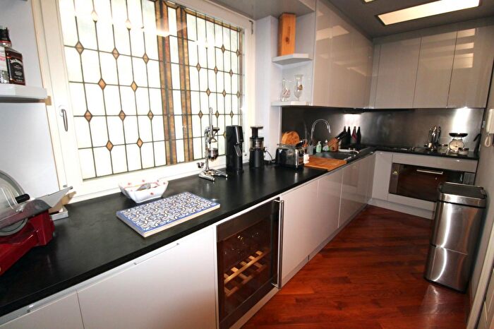 Appartamento quadrilocale in vendita in Via Francesco Saverio Nitti, Roma