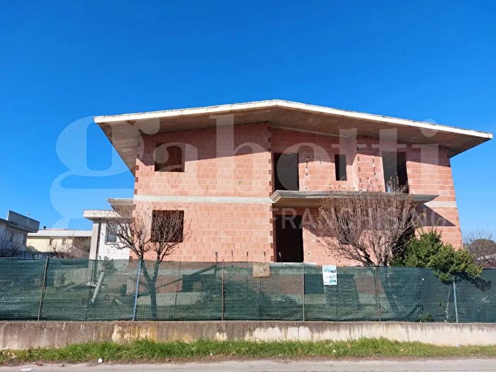 Casa con 12 locali in vendita in Via Cristoforo Colombo, SantOmero