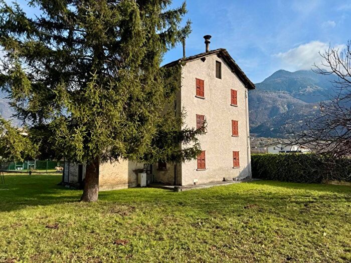 Casa con 5 locali in vendita in Via Trivulzia, Mese