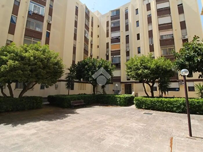 Appartamento trilocale in vendita in Via Pola, Brindisi