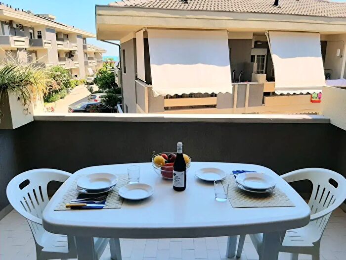 Appartamento trilocale in vendita in Via Arno, Silvi