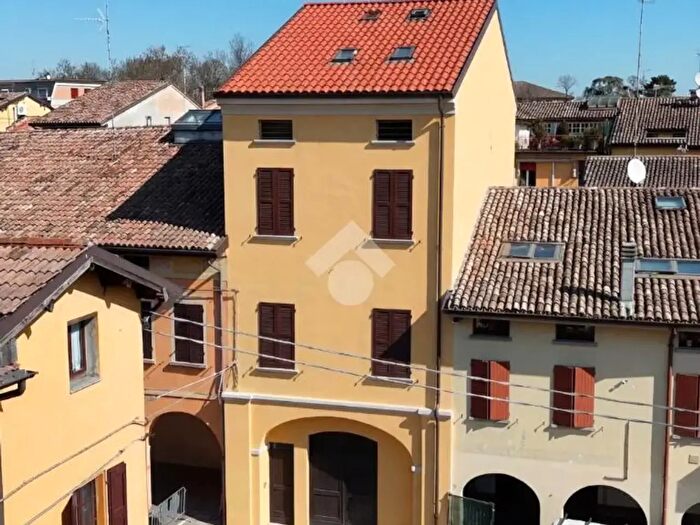 Appartamento trilocale in vendita in Via XXV Aprile, Castelnovo Di Sotto