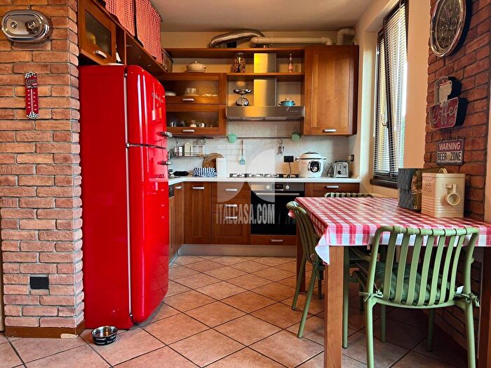 Appartamento trilocale in vendita in Via Pontirolo, Treviglio