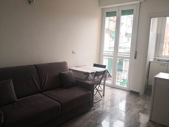 Appartamento monolocale in affitto in Via Lorenteggio, Giambellino, Milano