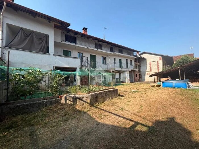 Casa con 6 locali in vendita in Borgata Colombe' Inferiore, Trana