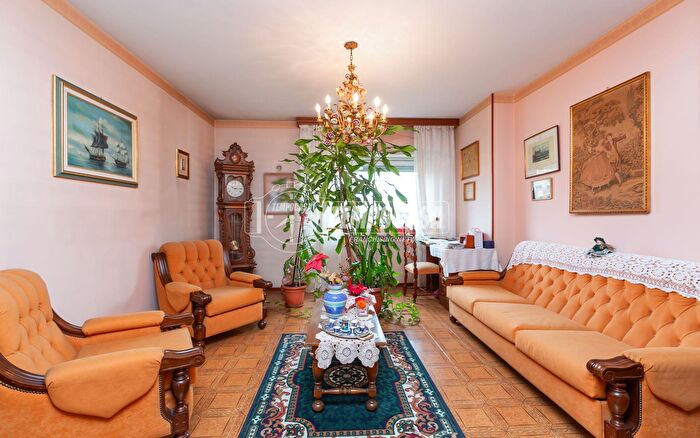 Appartamento con 5 locali in vendita in Strada della Magra, Torino