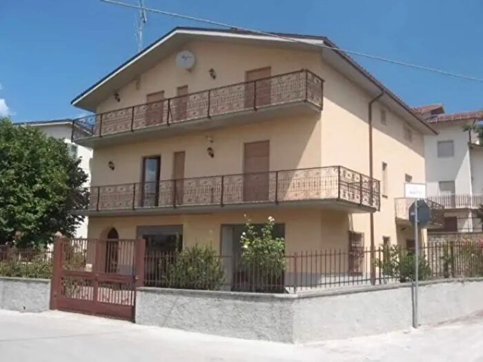 Appartamento con 5 locali in affitto in LAquila