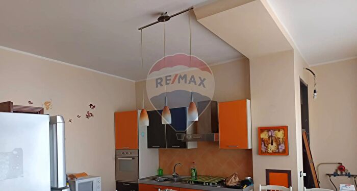 Appartamento con 7 locali in vendita in Via Vincenzo Monti, Catania