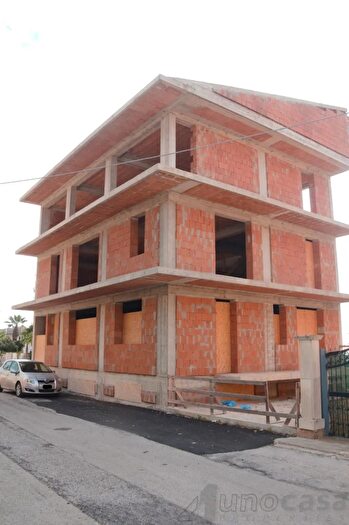 Casa con 8 locali in vendita in Santa Croce Camerina