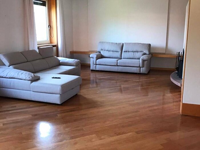 Casa con 6 locali in affitto in Largo dei Pecile, Centro Storico, Udine