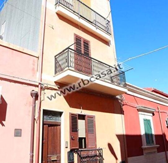 Casa con 6 locali in vendita in Via Mancini, Ispica