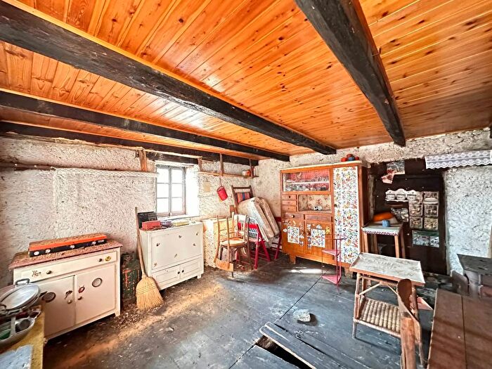 Casa trilocale in vendita in Strada Provinciale CervaRossa Balmuccia, Balmuccia