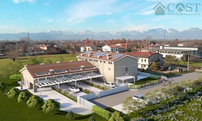 Casa quadrilocale in vendita in Via Pasubio, Dueville