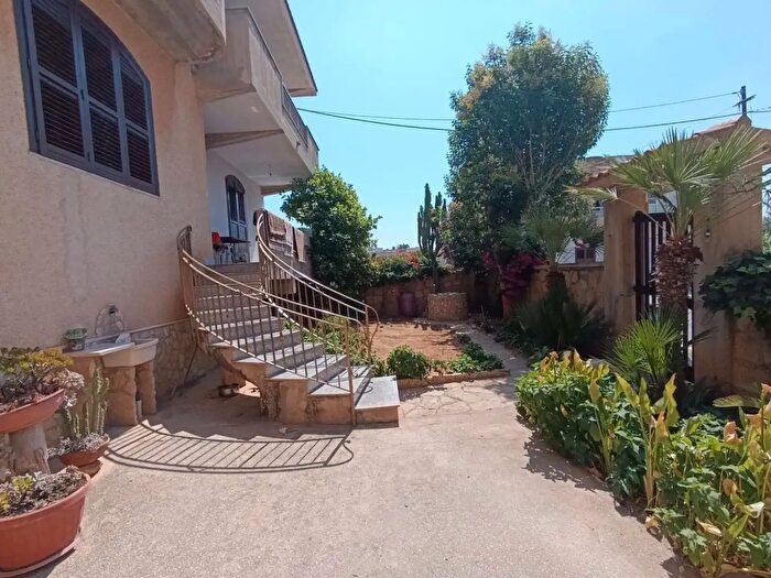 Casa con 14 locali in vendita in Mazara Del Vallo