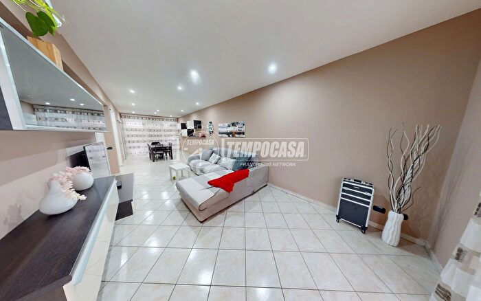 Appartamento quadrilocale in vendita in Via Sacco E Vanzetti B, Como