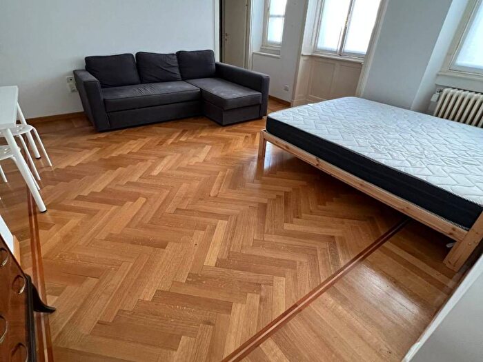 Appartamento monolocale in affitto in Via San Giovanni sul Muro, Cadorna Castello, Milano