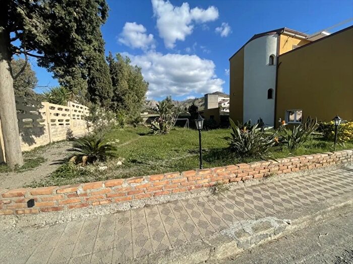 Casa con 10 locali in vendita in Lazzaro, Motta San Giovanni