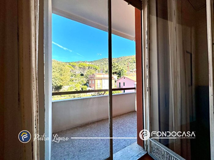 Appartamento bilocale in vendita in Via Giacomo Matteotti, Borgio Verezzi