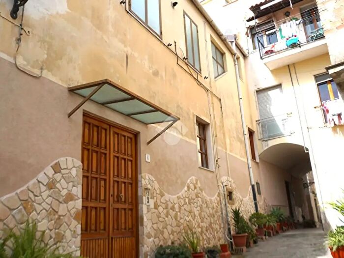 Appartamento bilocale in vendita in Via Santo Spirito, Montecorvino Rovella