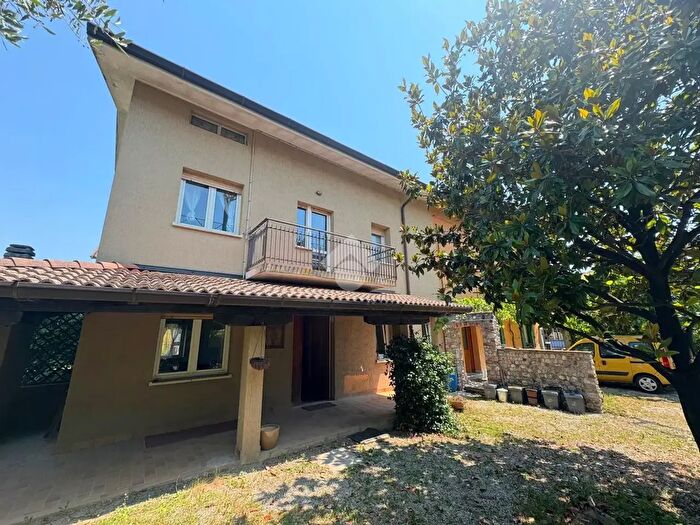 Casa quadrilocale in vendita in Via Laipacco, Udine