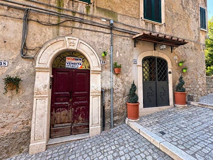 Appartamento bilocale in vendita in Via Campitelli, Centro Storico, Tivoli
