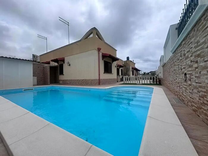 Casa quadrilocale in vendita in Via Banane, Leporano