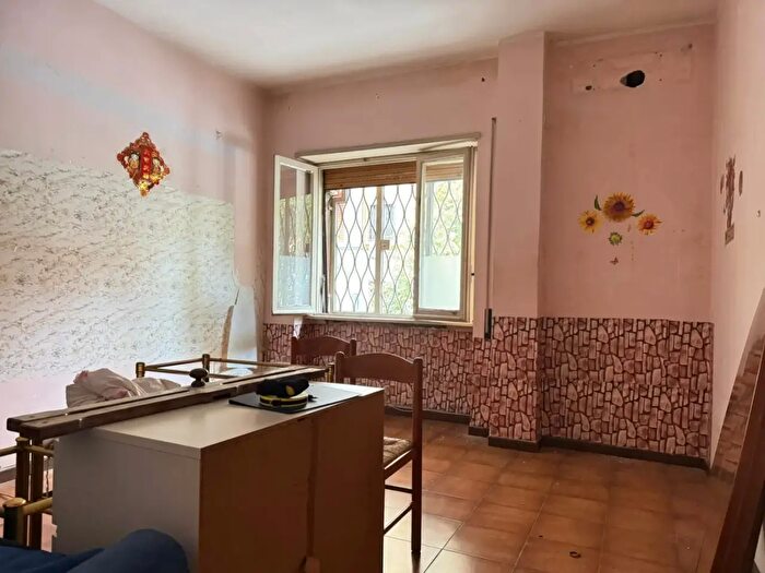 Appartamento bilocale in vendita in Via Enea, Roma