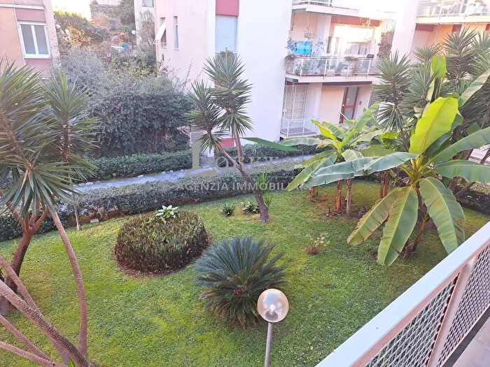Appartamento quadrilocale in vendita in Via Tuia, Rapallo