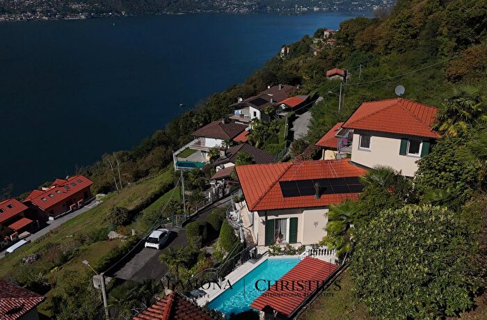 Casa con 5 locali in vendita in Tronzano Lago Maggiore